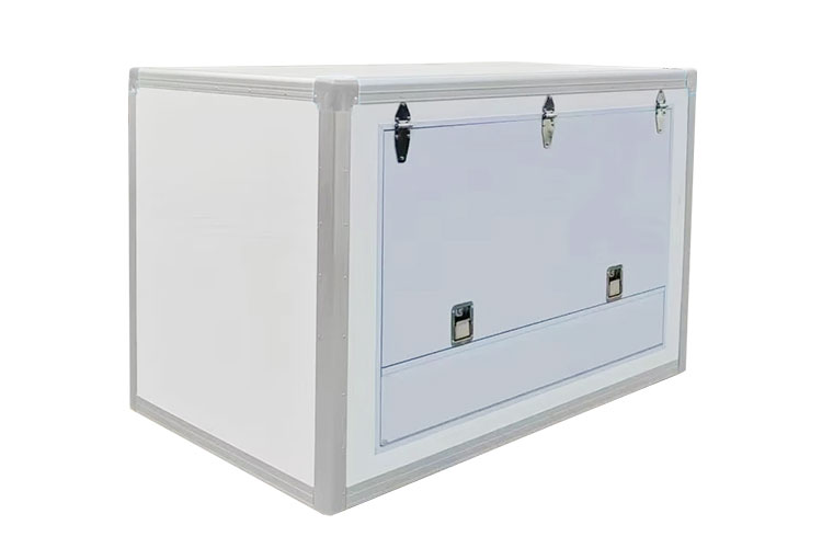 Caja de aislamiento para triciclo eléctrico