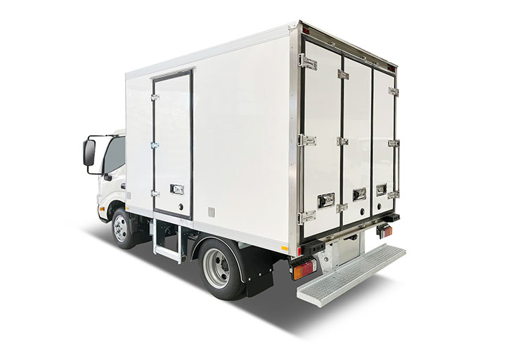 Carrocería de camión refrigerado pequeño con puerta trasera triple de 2,9 m
