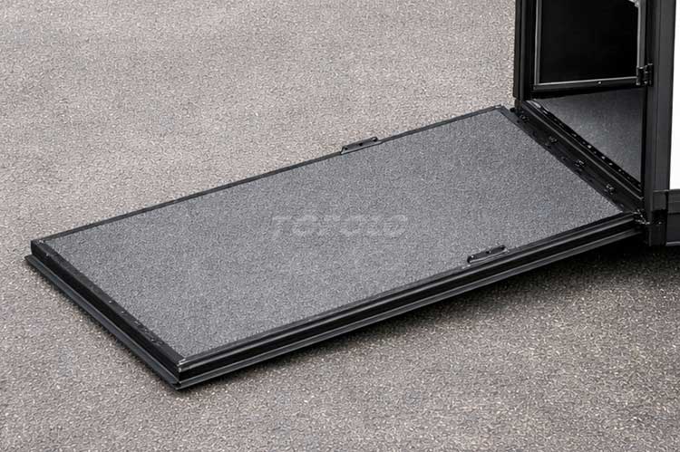 Puertas de rampa para vehículos recreativos