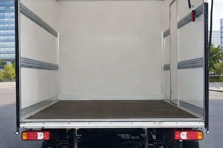 Piso compuesto para furgones tipo Luton